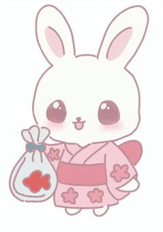 金魚を持つ浴衣うさぎキャラ 金魚,袋,ビニール袋,金魚すくい,祭り,浴衣,着物,和服,和風,日本のイラスト素材