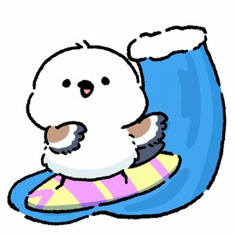 シマエナガ_サーフィンする_01 シマエナガ,鳥,動物,手描き,ラフ,マリンスポーツ,サーフィン,ボード,波乗り,サーフボードのイラスト素材