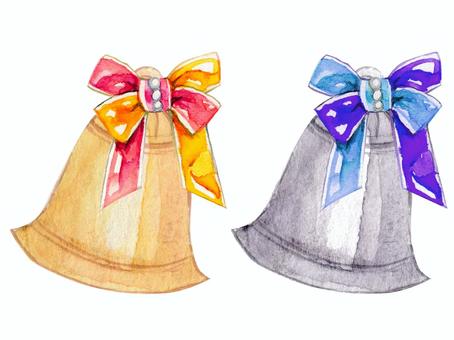 【水彩】クリスマスベル2 鈴,ベル,鐘,リボン,青,赤,金,銀,クリスマスオブジェ,クリスマスベルのイラスト素材