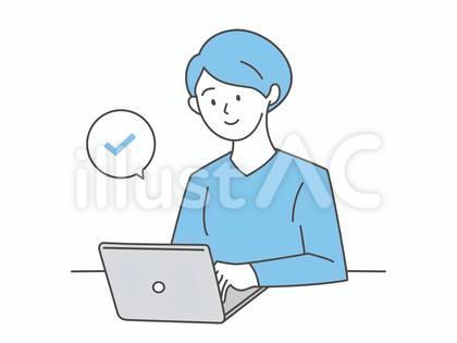 パソコン操作する会社員の女性
