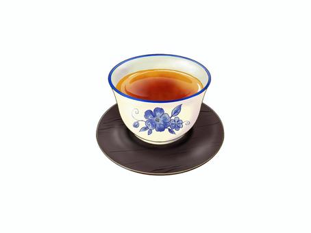 青い花柄茶碗の烏龍茶（コースター付） 烏龍茶,中国茶,シノワズリ,お茶,飲み物,花柄,茶碗,湯呑み,コースター,茶托のイラスト素材