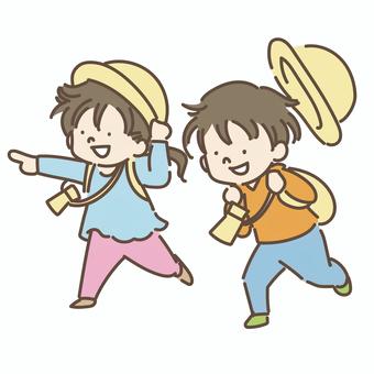 遠足 手描き,かわいい,こども,遠足,秋,幼稚園,保育園,走る,リュック,水筒のイラスト素材