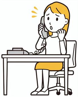  ロングヘア女性(黄)-256-全身 電話,慌てる,女性,女の子,人物,かわいい,失敗,トラブル,心配,焦るのイラスト素材