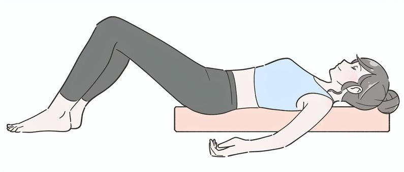 ヨガポールで体操をする女性 女性,ストレッチポール,ヨガポール,フォームローラー,ストレッチ,エクササイズ,体操,運動,筋膜リリース,背中のイラスト素材