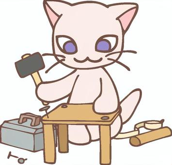 DIYを楽しむ猫のイラスト 動物,猫,diy,テーブル,ペット,自作,日曜大工,金槌,釘,木材のイラスト素材