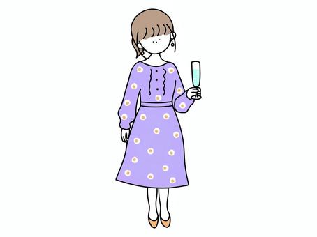 おしゃれしてグラスを持つお姉さん紫 女の子,ワンピース,おしゃれ,グラス,飲み物,乾杯,デート,飲み会,パーティー,女性のイラスト素材