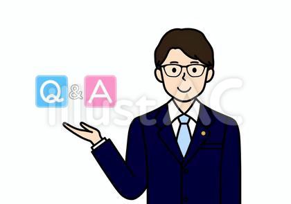 質問に答える弁護士の男性(メガネ)