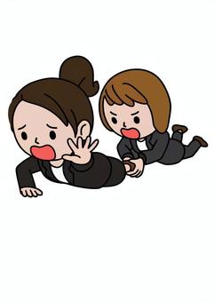 邪魔する女 邪魔する女 人物,足を引っ張る,制止,ストップ,邪魔,助け,引きずり,女性,スーツ,ビジネスのイラスト素材