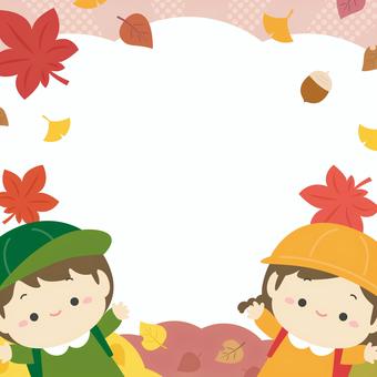 秋のイラスト、秋の紅葉と遠足の子供 秋,紅葉,背景,フレーム,もみじ,葉っぱ,イチョウ,どんぐり,ドングリ,枠のイラスト素材