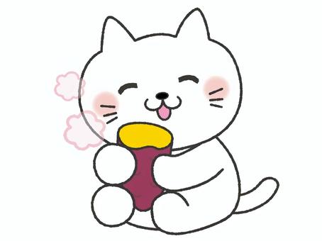焼き芋を食べる猫 さつまいも,焼き芋,猫,やきいも,秋,冬,10月,11月,12月,かわいいのイラスト素材