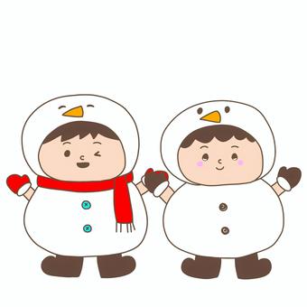 雪だるまの格好の子どもたち クリスマス クリスマス,雪だるま,子ども,マフラー,手袋,冬,手書き,かわいい,幼稚園のイラスト素材