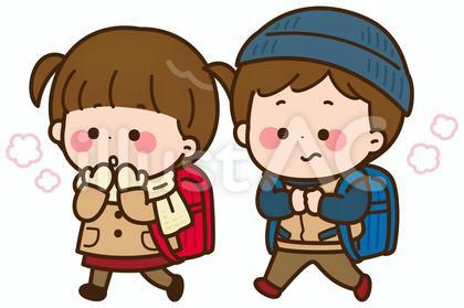 寒そうに歩くランドセルを背負った子ども達