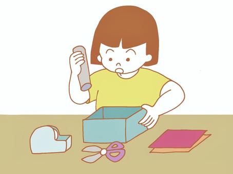 工作をする子供 工作,箱,制作,ハサミ,折り紙,テープ,芯,作る,想像力,子供のイラスト素材