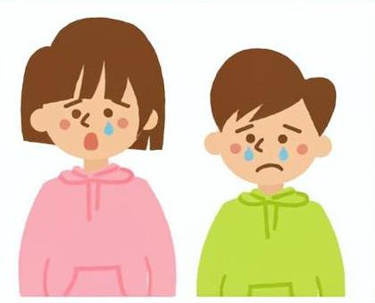 泣いてる子ども 泣く,泣き顔,子ども,姉弟,姉,弟,小学生,男子,女子,悲しいのイラスト素材
