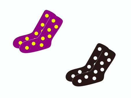 ドット柄の靴下、二足セット 靴下,ソックス,ドット,足,衣類,履き物,防寒,かわいい,イラスト,素材のイラスト素材