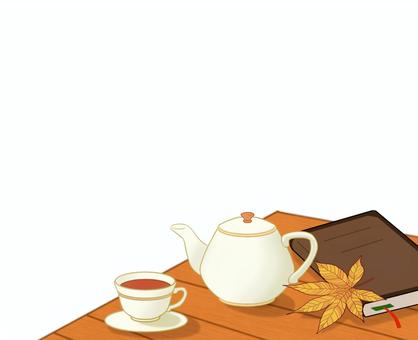 紅茶とポットと本の休息