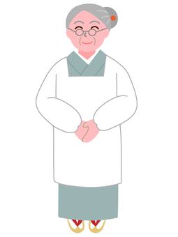 和服に割烹着の昭和レトロなおばあさん-2 和服に割烹着の昭和レトロなおばあさん-2 おばあさん,割烹着,着物,昭和,笑顔,全身,人物,女性,高齢,レトロのイラスト素材