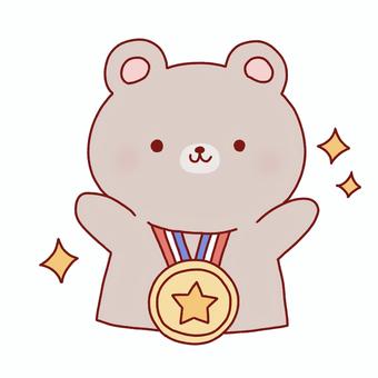 メダルを付けたくま メダル,くま,おめでとう,運動会,動物,線画,実績,可愛い,ゆるい,手描きのイラスト素材