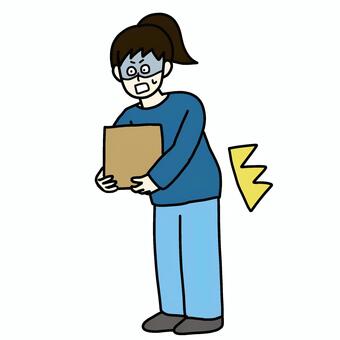 ぎっくり腰になった女性 女性,人物,シンプル,ぎっくり腰,腰痛,怪我,荷物,全身,1人,衝撃のイラスト素材
