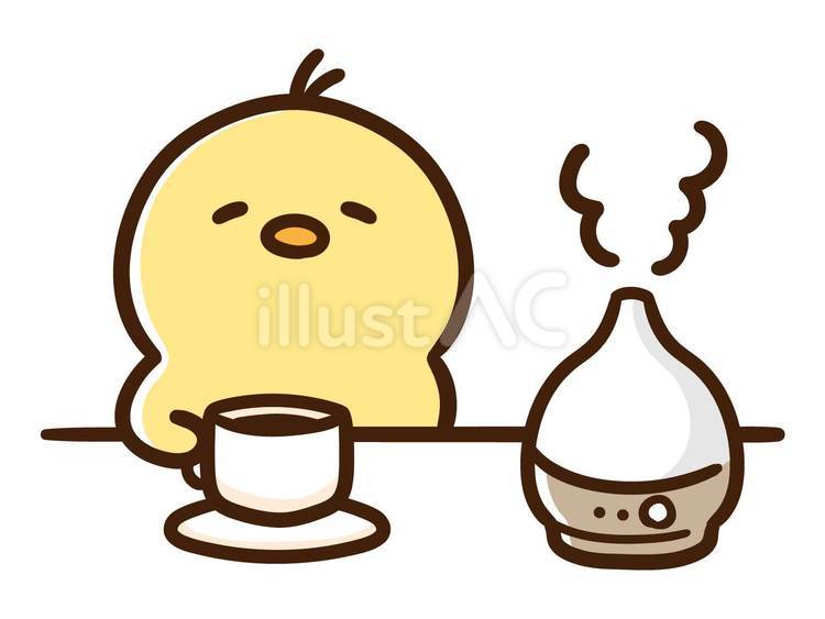 加湿器をつけながらコーヒーを飲むひよこ 白背景,上半身,かわいいのイラスト素材