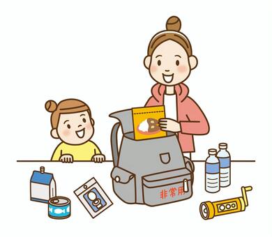 親子で持ち出し用品を確認  持ち出し用品,非常袋,防災グッズ,防災,親子,避難,災害,非常食,飲料水,携帯トイレのイラスト素材