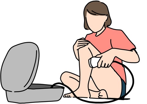 足に家庭用脱毛器を使用する女性 カラー 足に家庭用脱毛器を使用する女性 カラー 家庭用,脱毛器,女性,セルフ,足,カラーのイラスト素材