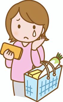 物価高に悲しむ女性 買い物,物価高,女性,悲しむ,困る,予算オーバー,出費,やりくり,主婦のイラスト素材
