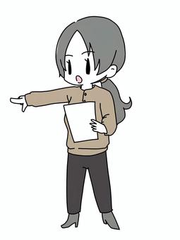 指示する女性
