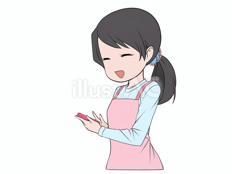 スマホを操作する・SNSを見る笑顔の主婦 女性,主婦,お母さんのイラスト素材