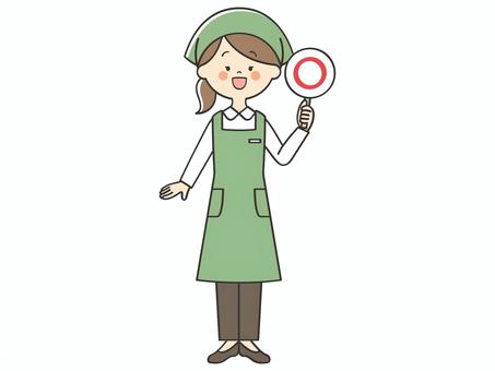 マルの札を持つ女性店員 マルの札を持つ女性店員 丸,正解,正しい,合っている,良い,クイズ,バラエティ,回答札,問題,解答のイラスト素材