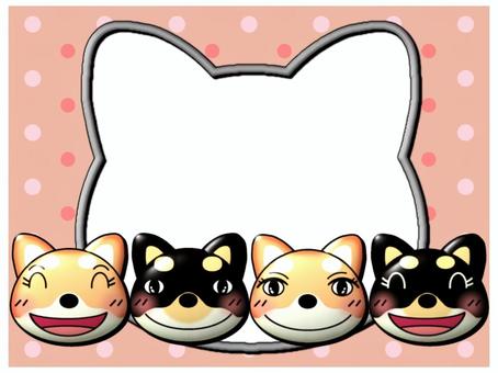 柴犬のフレ−ム 柴犬,フレ−ム,ポストカード,メッセージカード,黒柴,罫線なし,かわいい,笑顔,水色,ドットのイラスト素材
