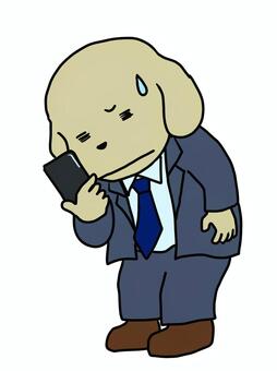 細かい文字が読めない犬 犬,スーツ,会社員,スマホ,汗,困る,スマホ操作,擬人化,全身のイラスト素材
