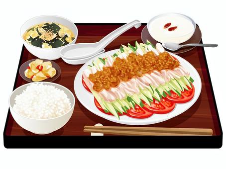棒棒鶏定食 棒棒鶏定食 棒棒鶏,定食,中華料理,料理,食べ物,ご飯,米,ワカメスープ,ザーサイ,漬物のイラスト素材