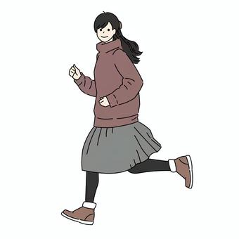 走る私服姿の女性 女性,全身,走る,笑顔,タートルネック,スカート,ブーツ,カジュアル,私服,小走りのイラスト素材