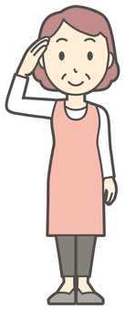  敬礼をしているエプロンの中年女性 敬礼,おばさん,人,女性,中年,おばちゃん,シニア,ママ,主婦,ヘルパーのイラスト素材