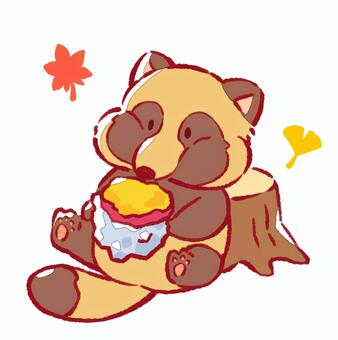 さつまいもを食べるたぬき(イラスト)1 さつまいも,秋,たぬき,手書き,食欲,イラスト,絵,カットイラスト,動物,食べ物のイラスト素材