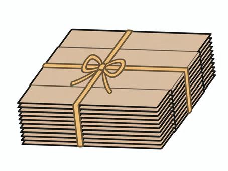茶色の紐で縛られた10枚のダンボール 生活,ダンボール,紐,不用品,ゴミ,複数のイラスト素材