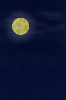 Yellow moon _ night sky _ background material vertical size, background, full moon, night sky, JPG