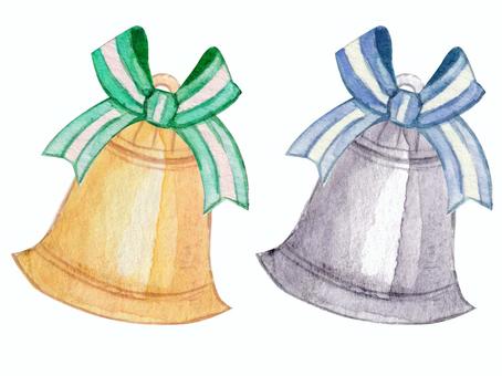 【水彩】クリスマスベル3 鈴,ベル,鐘,リボン,青,緑,金,銀,ストライプ,ボーダーのイラスト素材
