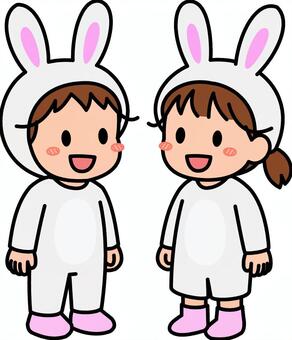 白のうさぎコスの子供たちです。 うさぎ,着ぐるみ,シンプル,コスプレ,コスチューム,動物,ぬいぐるみ,イベント,パーティー,女の子のイラスト素材