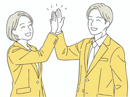 ハイタッチをする男女１ ハイタッチ,タッチ,人物,ビジネスマン,男女,サラリーマン,成功,ビジネス,スーツ,営業マンのイラスト素材
