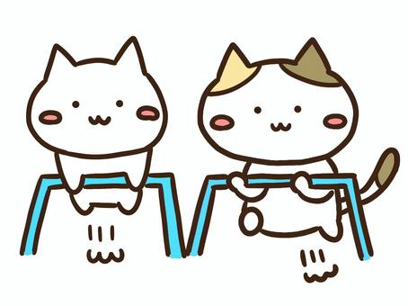 体育で鉄棒にチャレンジする白ねこ三毛猫 体育で鉄棒にチャレンジする白ねこ三毛猫 鉄棒,体育,前回り,逆上がり,運動,ねこ,かわいい,手書き,ゆるい,シンプルのイラスト素材
