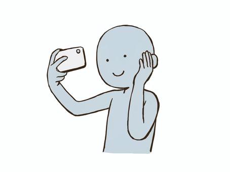 自撮りをするドローイング デッサン,人形,ラフ,ポーズ,自撮り,スマホ,撮影,sns,承認欲求,撮るのイラスト素材