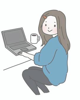フリーランス女性の在宅勤務 在宅ワーク,リモートワーク,フリーランス,ホームオフィス,仕事風景,オンラインワーク,ワークライフバランス,副業,女性,笑顔のイラスト素材