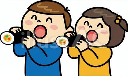 恵方巻きを食べる子供