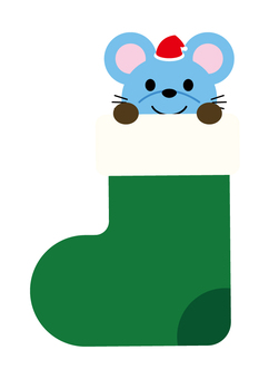 靴下に入ったネズミのサンタクロース クリスマス,靴下,サンタ,サンタクロース,動物,サンタさん,ネズミ,かわいい,サンタ帽,１２月のイラスト素材