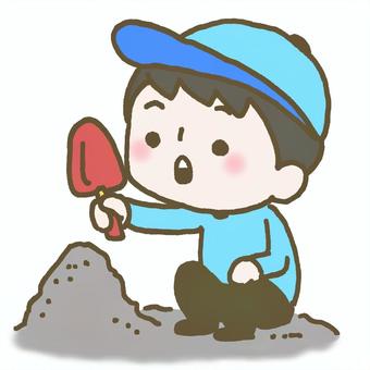 砂遊びを楽しむ子ども こども,子ども,砂,砂場,砂遊び,シャベル,スコップ,笑顔,帽子,砂山のイラスト素材