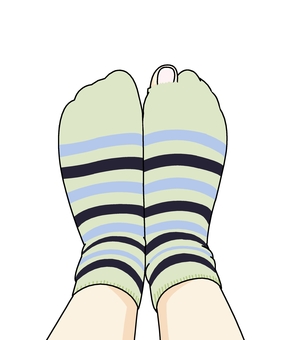 穴の開いた靴下を履く足 人物,足,穴,靴下,爪,親指,男性,女性,破れる,ストライプのイラスト素材