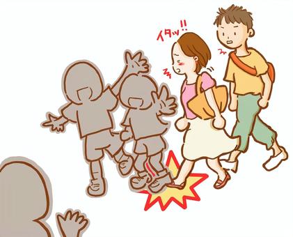 サンダルの足を踏まれた女性 サンダルの足を踏まれた女性 サンダル,女性,事故,痛い,踏まれるのイラスト素材