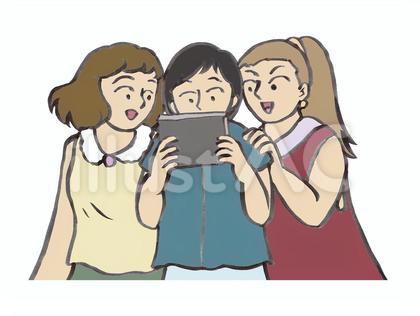 タブレット端末を見る3人の女性